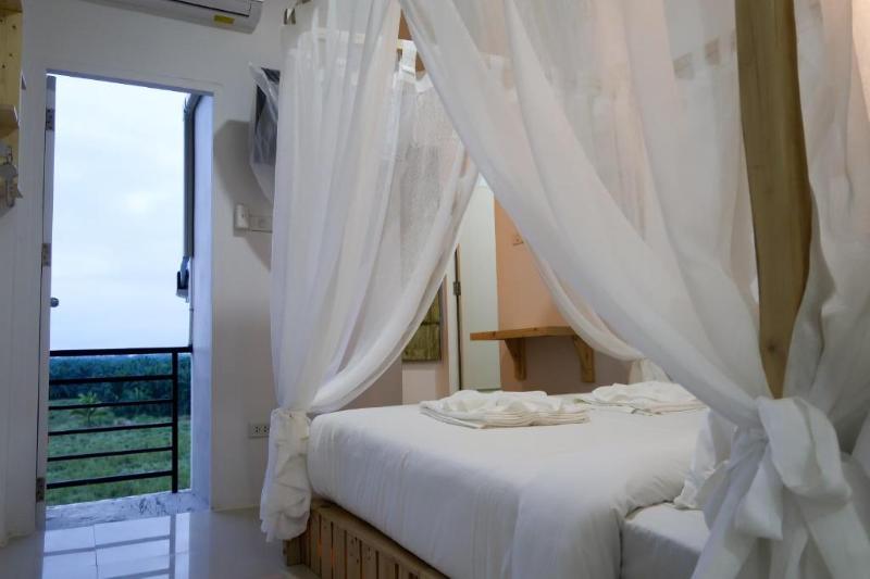 Baan URT Suratthani Airport Hotel by ZUZU - Oda