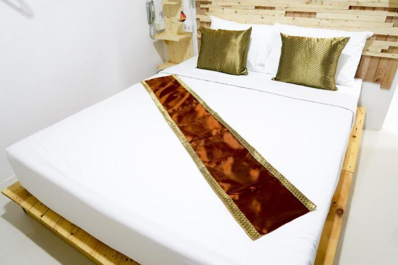 Baan URT Suratthani Airport Hotel by ZUZU - Oda