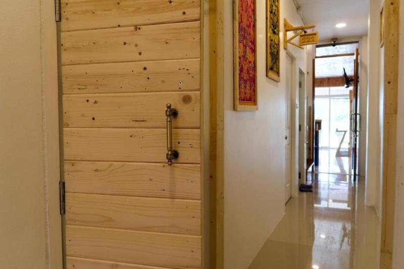 Baan URT Suratthani Airport Hotel by ZUZU - Oda