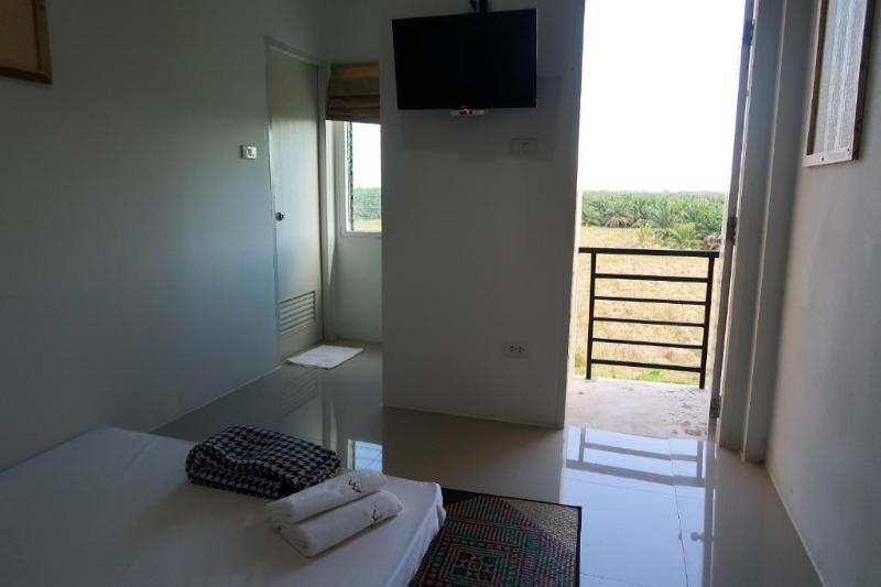 Baan URT Suratthani Airport Hotel by ZUZU - Oda