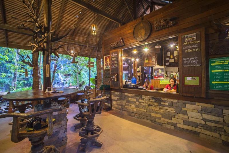 Art's Riverview Lodge - Restoran