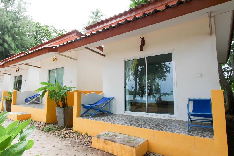 Issara Beach Resort - Oda