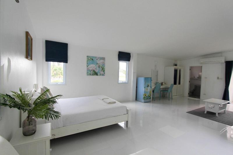 Issara Beach Resort - Oda