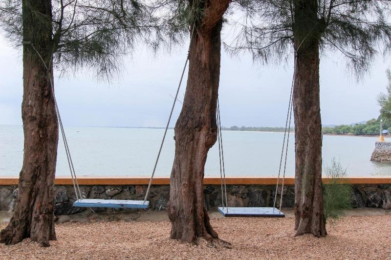 Issara Beach Resort - Teras