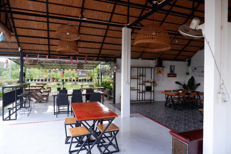 Nok Chan Mee Na - Restoran