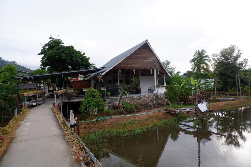 Nok Chan Mee Na - Restoran