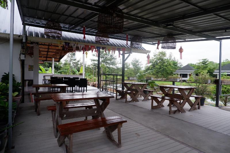 Nok Chan Mee Na - Restoran
