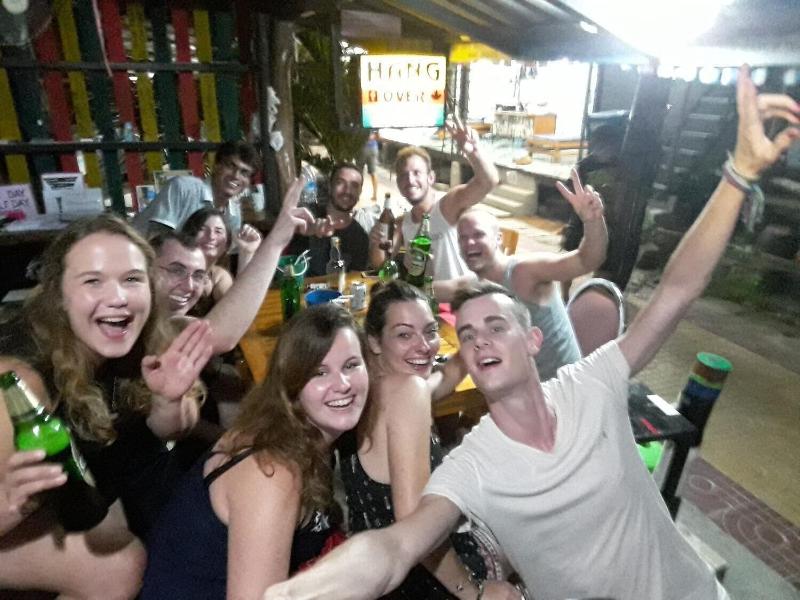 Hangover Hostel - Bar