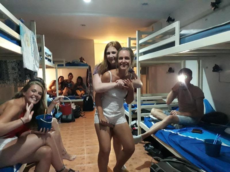 Hangover Hostel - Aktivite