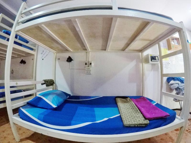Hangover Hostel - Genel