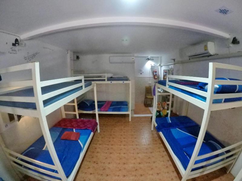 Hangover Hostel - Oda