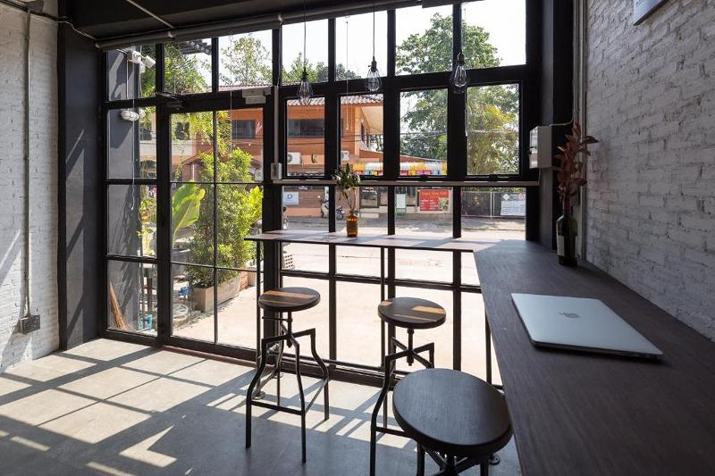 Yindee Travellers Lodge by ZUZU - Restoran