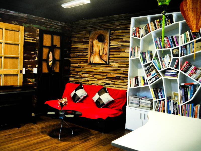 Around The World Bed And Breakfast - Lobi