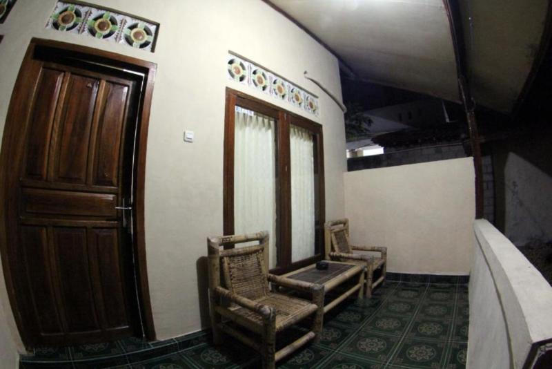 Duyung Rooms and Resto by ZUZU - Genel
