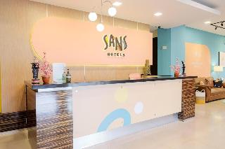 Super Oyo Townhouse Oak Hotel Fiducia Serpong fotoÄŸrafÄ±