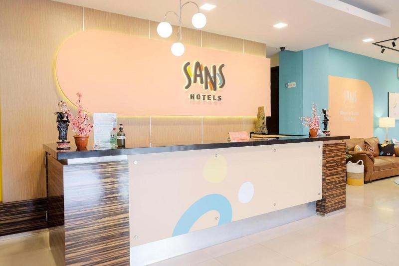 Super Oyo Townhouse Oak Hotel Fiducia Serpong - Lobi