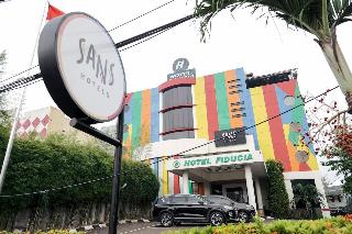 Super Oyo Townhouse Oak Hotel Fiducia Serpong fotoÄŸrafÄ±