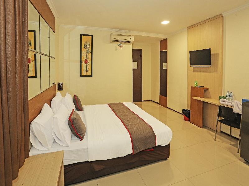 Super Oyo Townhouse Oak Hotel Fiducia Serpong - Oda