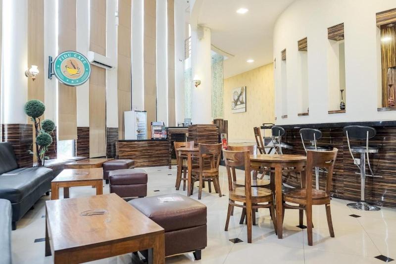Super Oyo Townhouse Oak Hotel Fiducia Serpong - Restoran