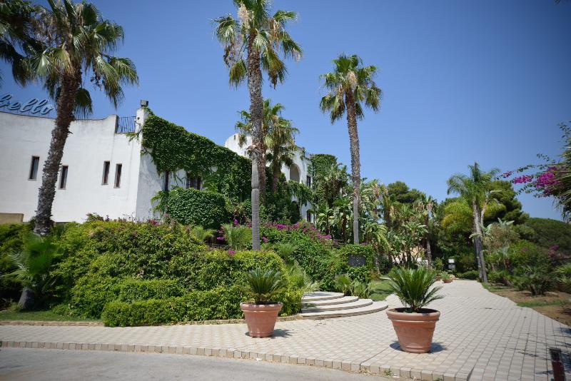 Akrabello - Lobi