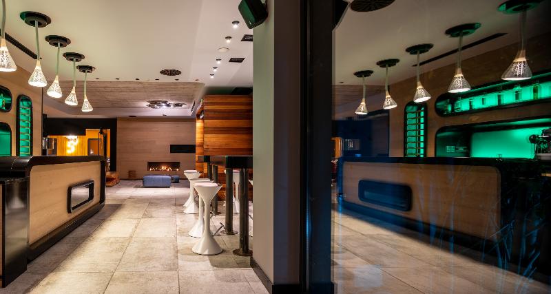 Essence Hotel - Bar