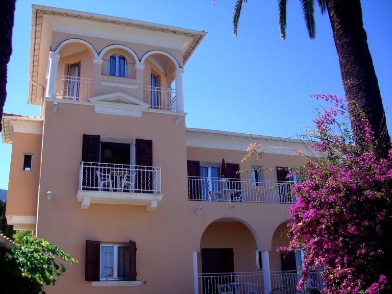 Hôtel Reine D'Azur - Genel
