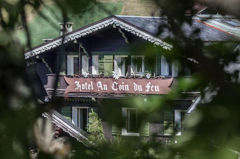 Au Coin Du Feu - Genel