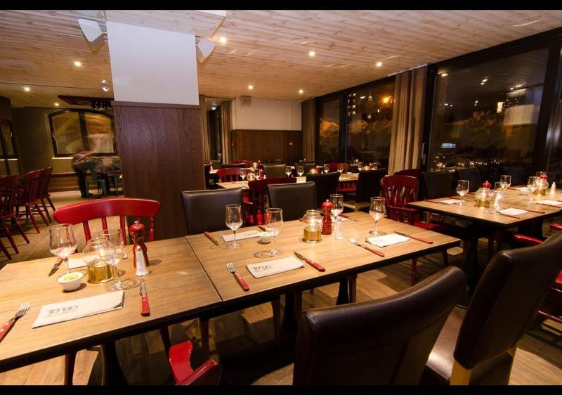 Langley Hotel Tango - Restoran