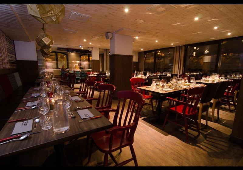 Langley Hotel Tango - Restoran