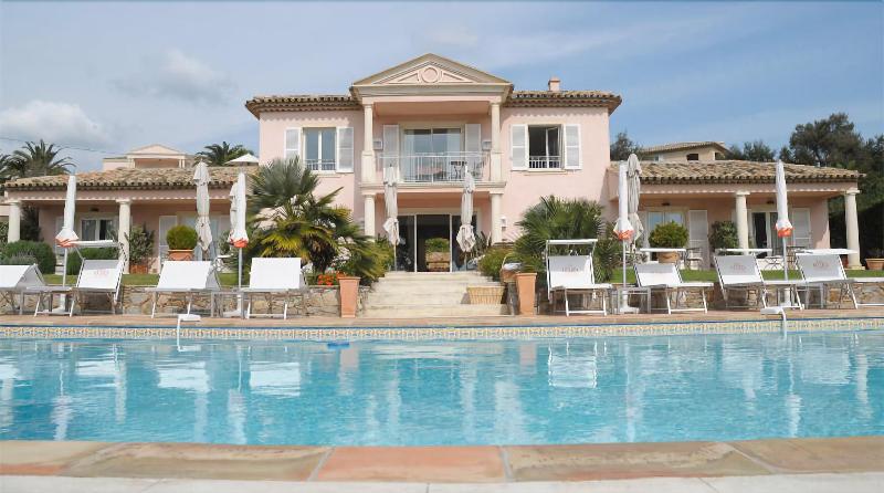 Hôtel Villa Les Rosiers - Genel