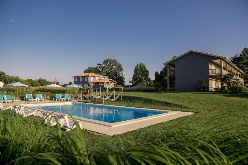 Hotel Lodge La Petite Couronne - Genel