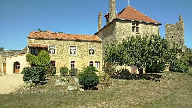 Le Vieux Château - Genel