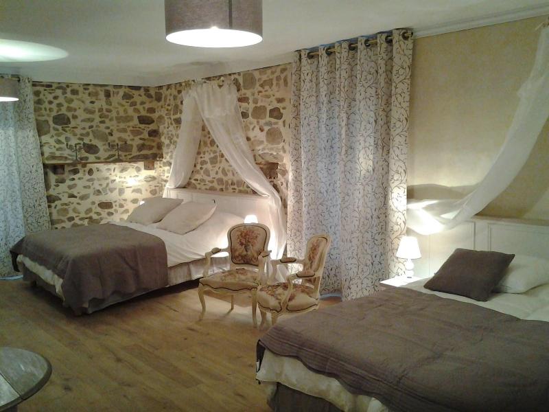Le Manoir Aux Douves - Genel