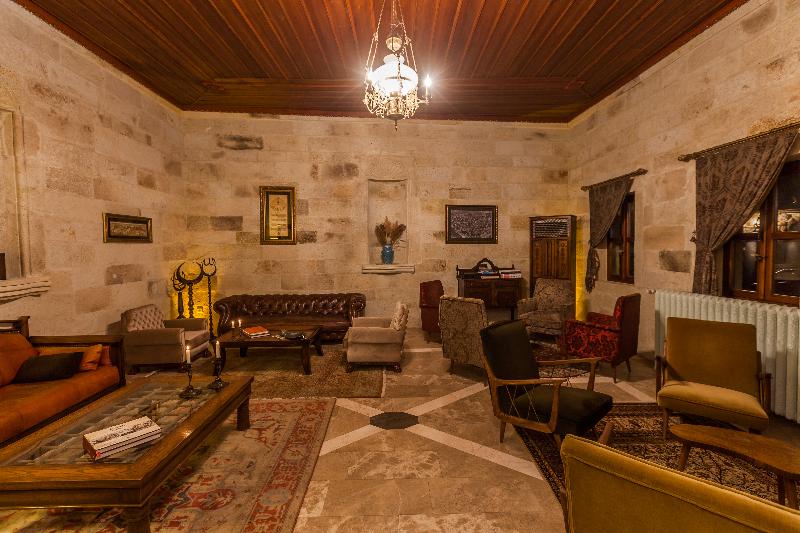 Yunak Evleri - Lobi