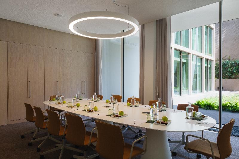 Lumen Hotel and The Lisbon Light Show - Toplantı