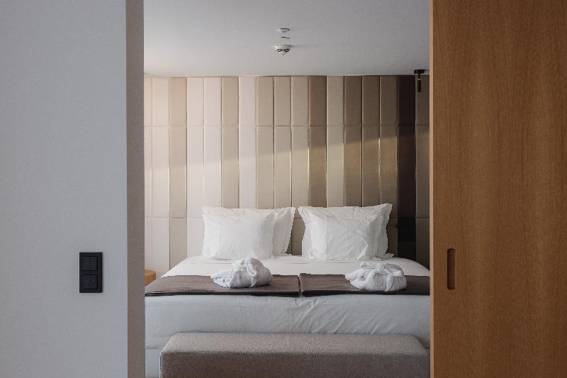 Lumen Hotel and The Lisbon Light Show - Oda