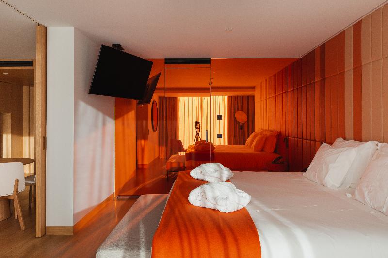 Lumen Hotel and The Lisbon Light Show - Oda