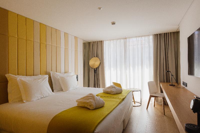 Lumen Hotel and The Lisbon Light Show - Oda