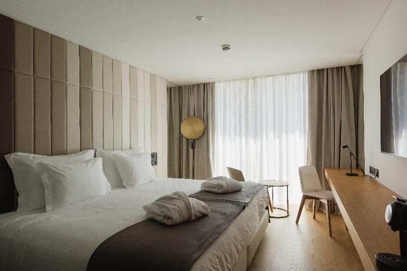 Lumen Hotel and The Lisbon Light Show - Oda