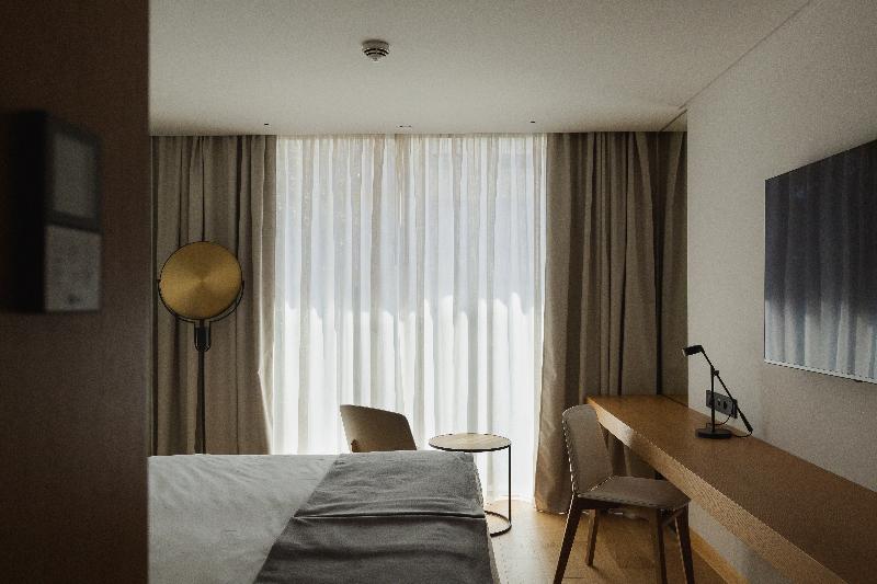 Lumen Hotel and The Lisbon Light Show - Oda
