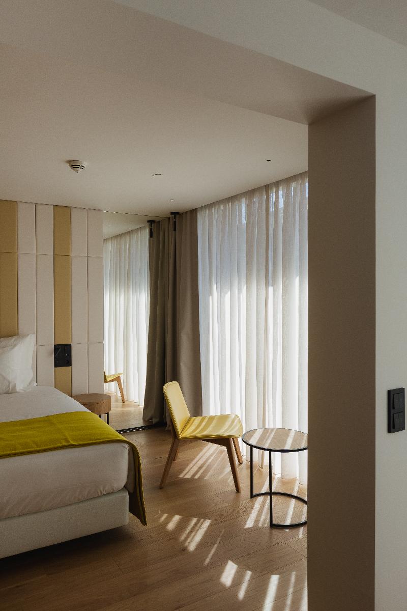 Lumen Hotel and The Lisbon Light Show - Oda