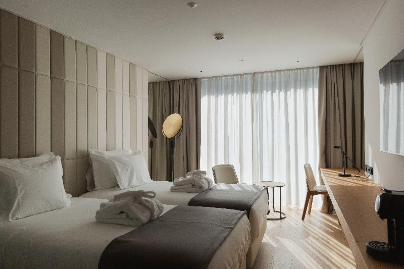 Lumen Hotel and The Lisbon Light Show - Oda