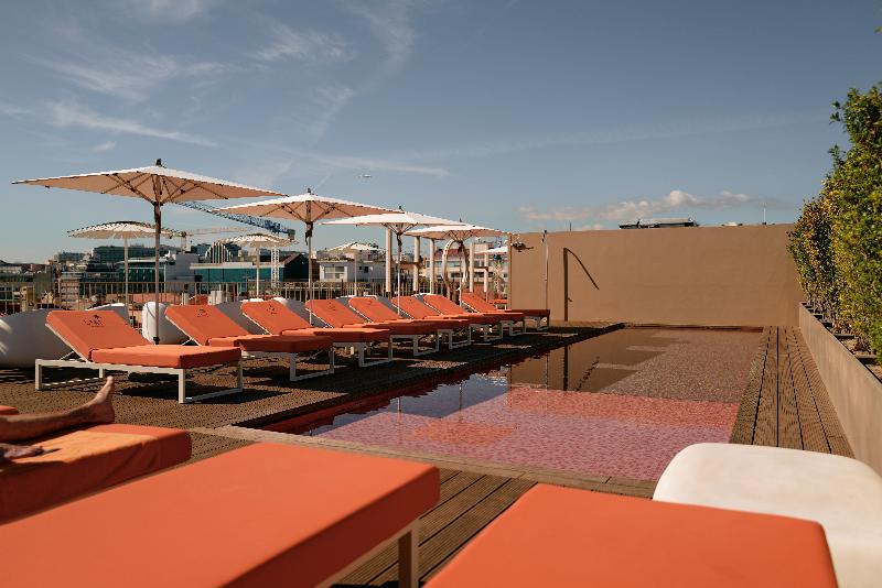 Lumen Hotel and The Lisbon Light Show - Havuz