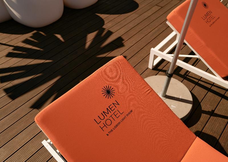 Lumen Hotel and The Lisbon Light Show - Havuz