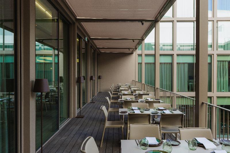 Lumen Hotel and The Lisbon Light Show - Restoran