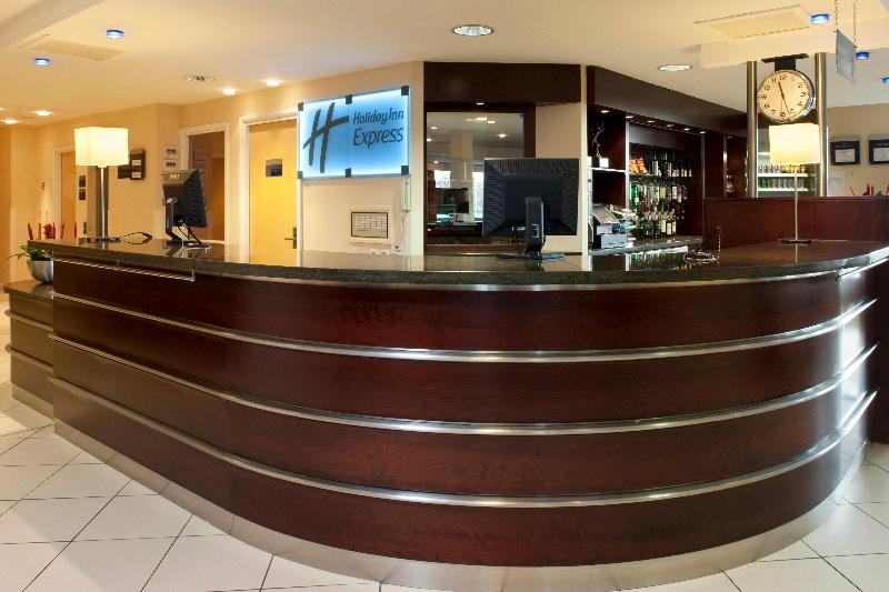 Holiday Inn Express Dunfermline - Genel