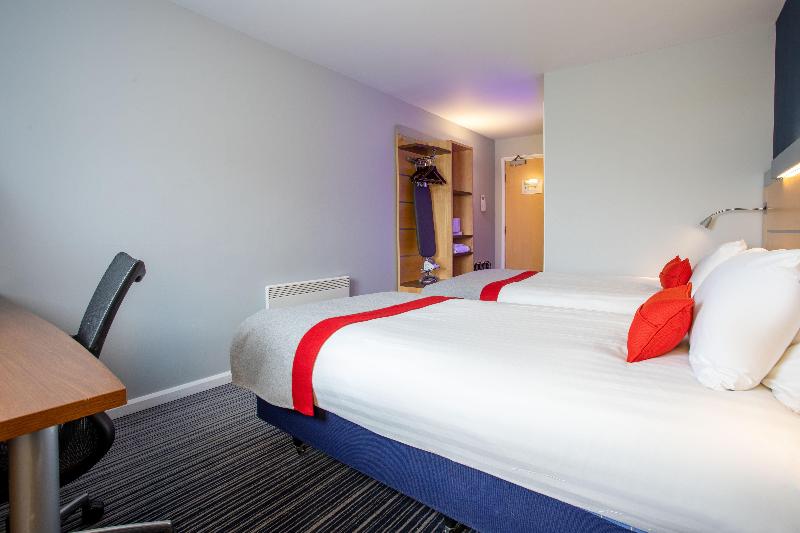 Holiday Inn Express Dunfermline - Oda