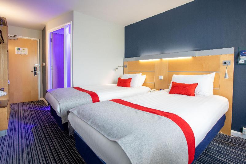 Holiday Inn Express Dunfermline - Oda
