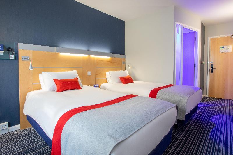 Holiday Inn Express Dunfermline - Oda