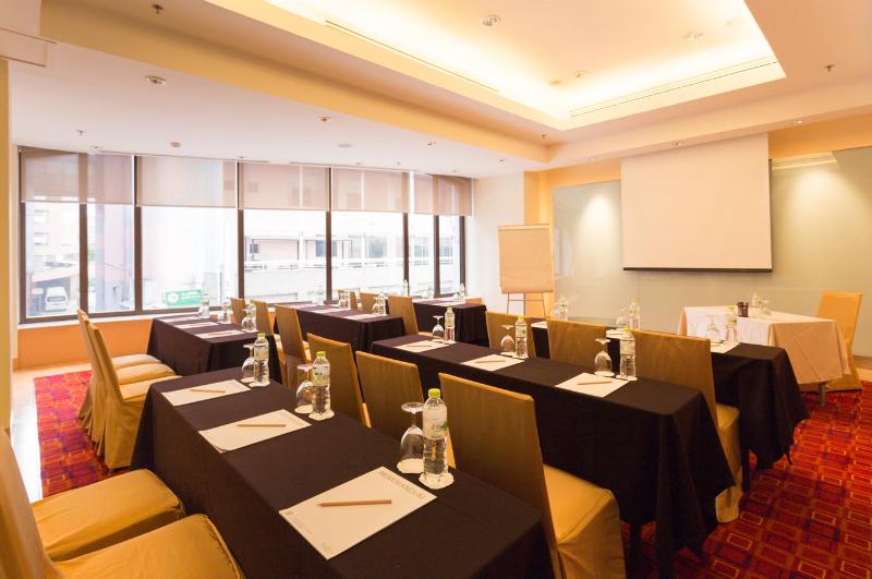 Davis Bangkok - Toplantı